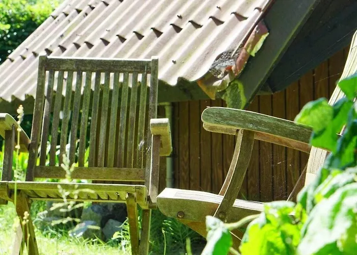 In Suettorf With Swimming Pool *